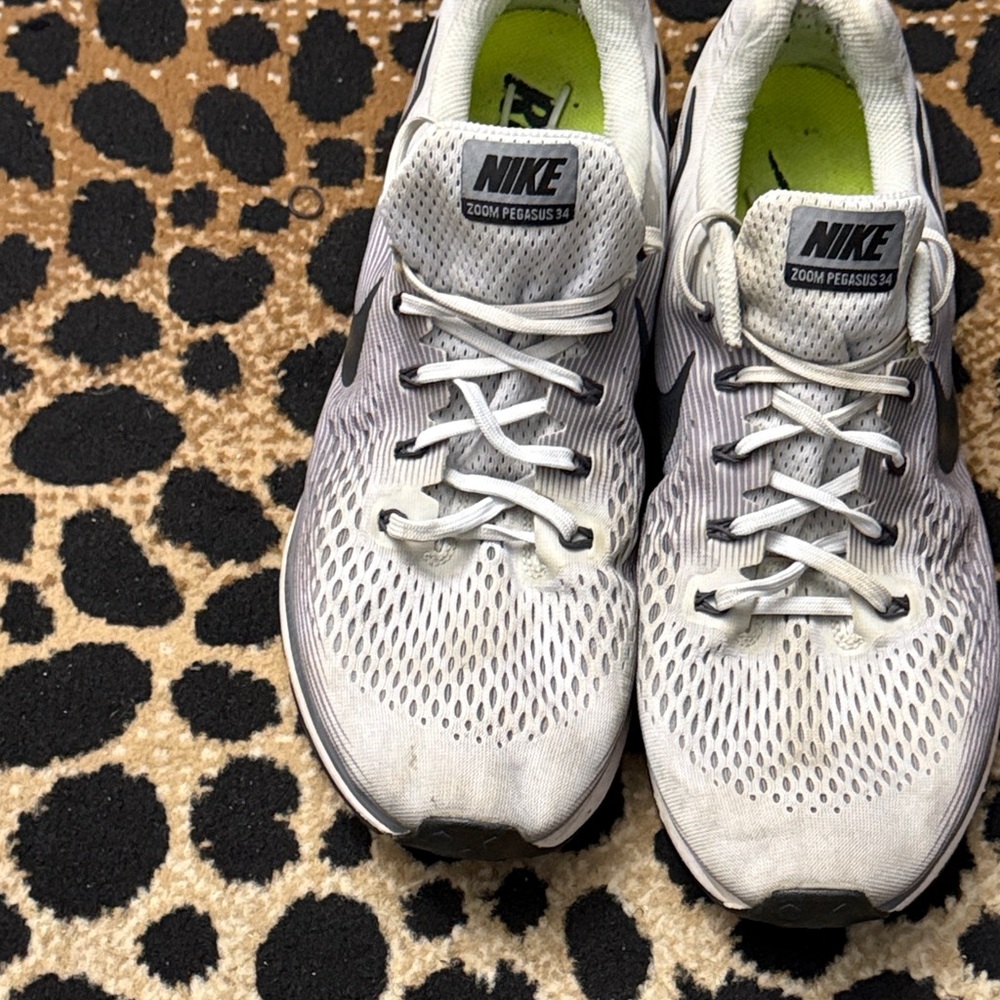 Nike Zoom Pegasus 34 White and Black Running Shoes